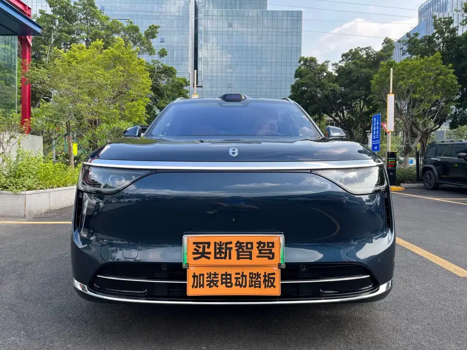 AITO Wenjie AITO M8 Extended Range Ultra 53.4kWh 6-Seater 2025