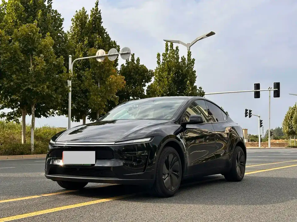 Tesla Model Y Rear-Wheel Drive 2026