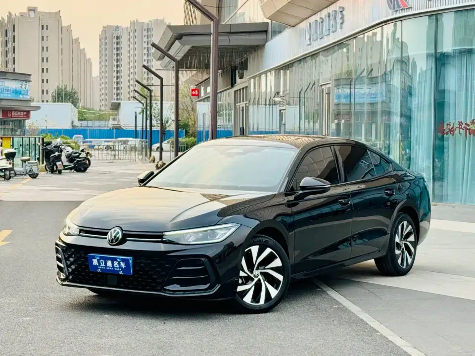 Volkswagen Passat Pro 380TSI Starlight Dragon Glory Edition 2025