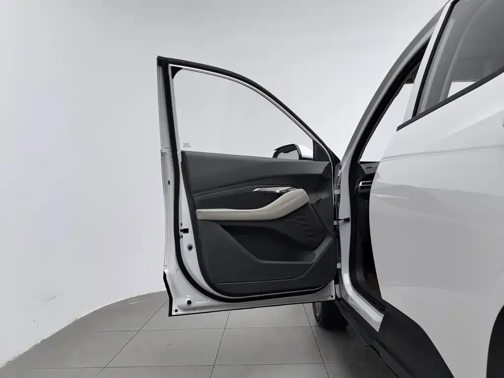 Baojun RS-3 1.5L Manual Smart Comfort 2021 — фото 8