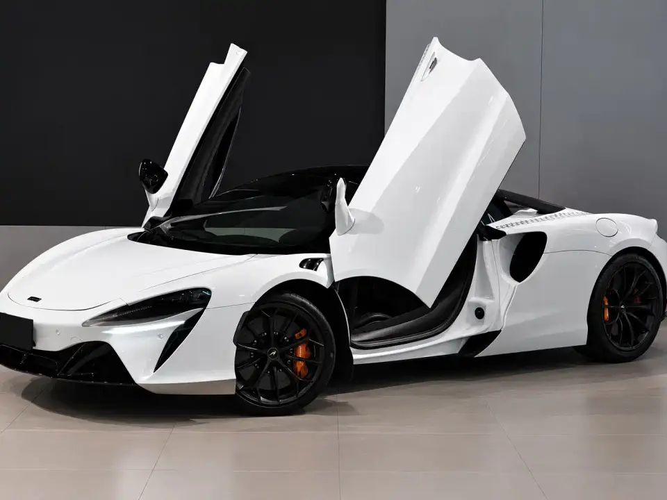 McLaren Artura 3.0T Hybrid Standard 2024