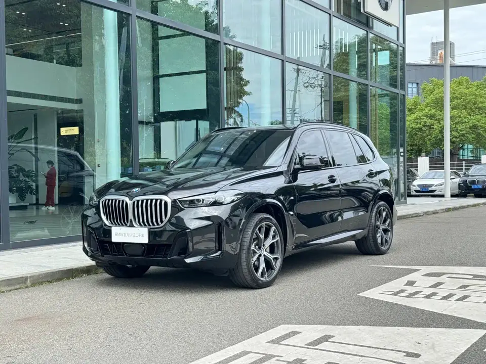 BMW X5 Model xDrive 30Li Exclusive M Sport Blackout Package 2026