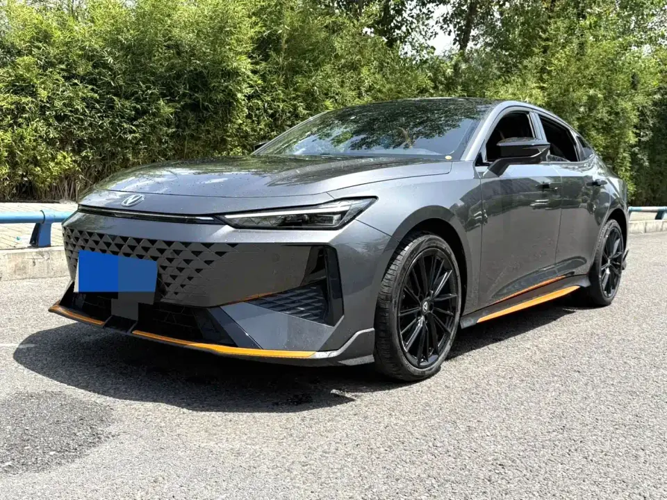 Changan UNI-V 1.5T Deluxe Sport 2024