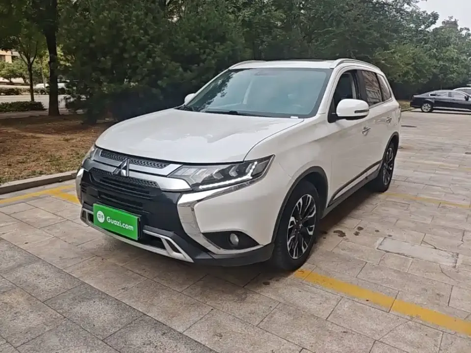 Mitsubishi Outlander 2.4L 4WD Luxury 5-seater 2021