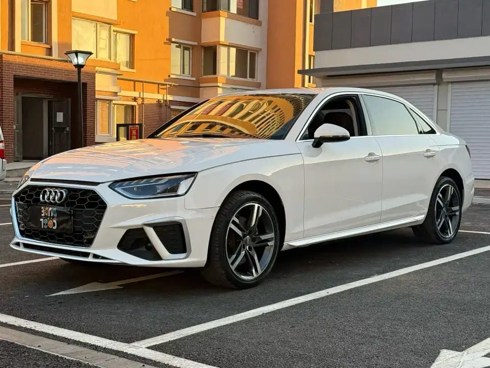 Audi A4L 40 TFSI Premium Life Edition 2022