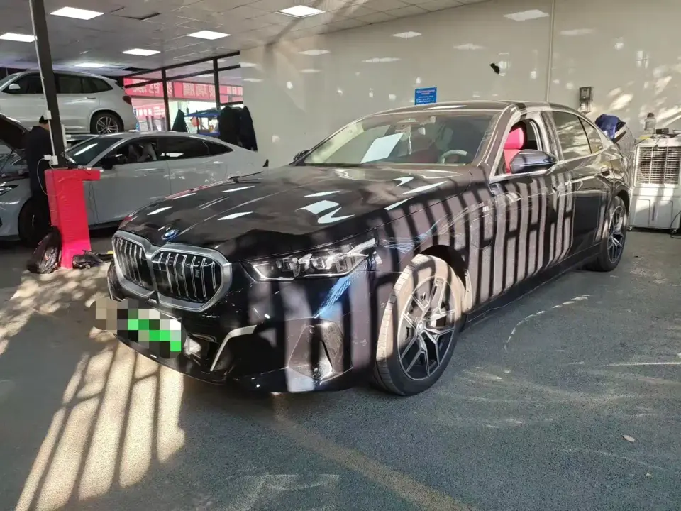 BMW i5 eDrive 35L M Sport Package 2025