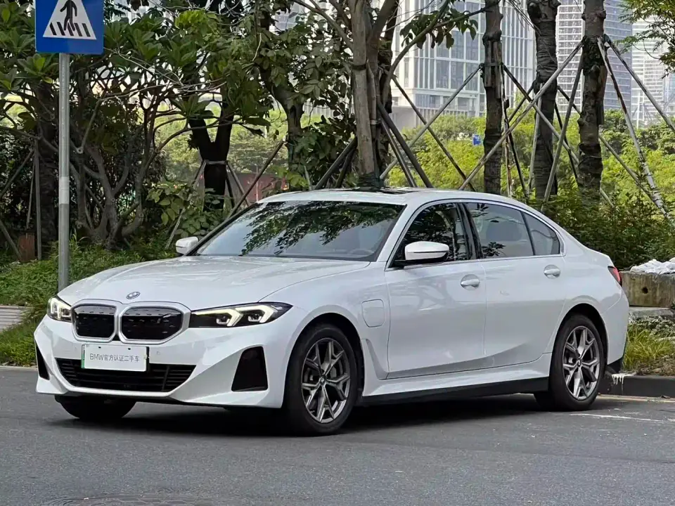 BMW i3 eDrive 35 L 2023