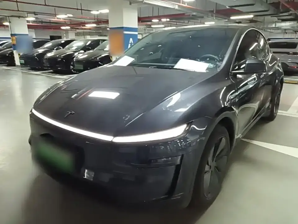 Tesla Model Y Rear-Wheel Drive 2025