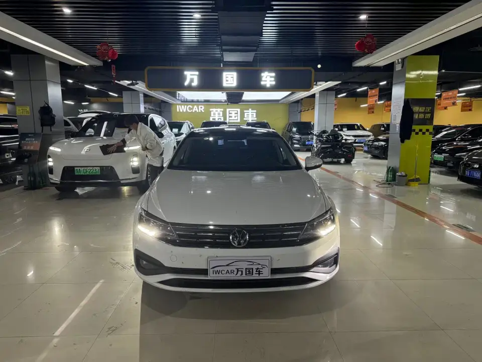 Volkswagen Lamando 230TSI DSG Fashion Edition 2020