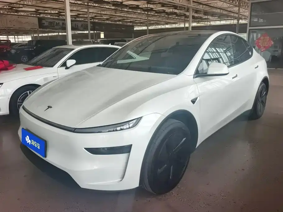 Tesla Model Y Rear-Wheel Drive 2026
