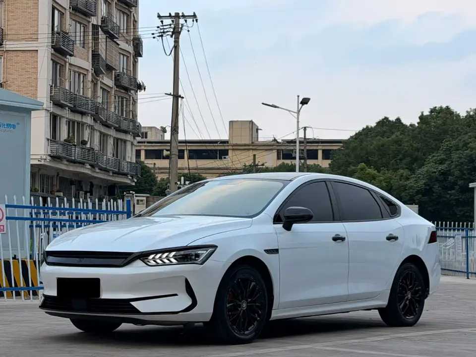 BYD Qin PLUS EV 400KM Luxury Model 2022