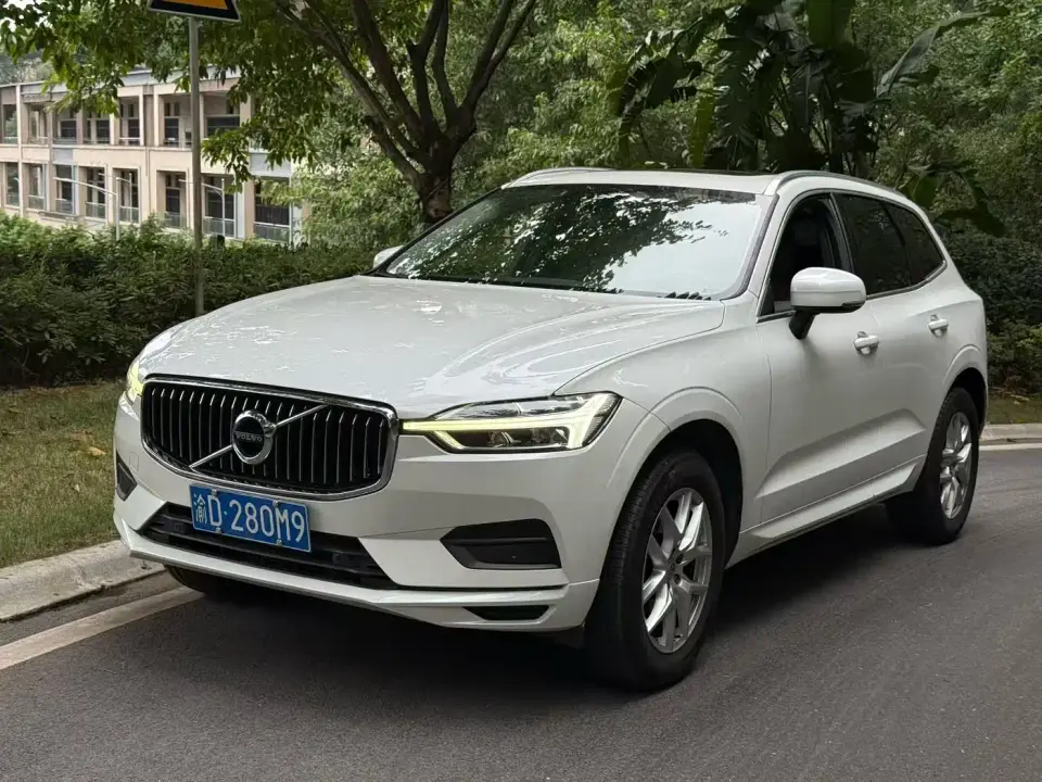 Volvo XC60 T5 4WD Intelligent Ease China VI 2019