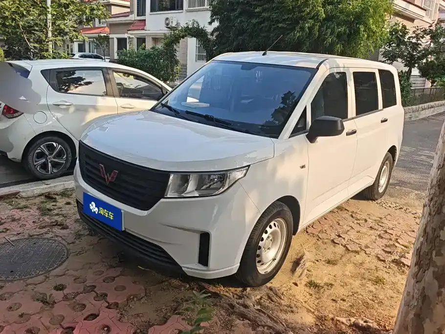 Wuling Motors Wuling Hongguang PLUS 1.5L Manual Standard 5-seater 2022