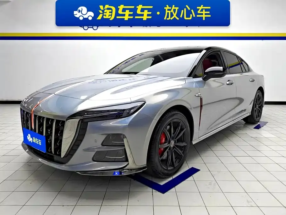 Hongqi H6 Model 2.0T Fashion Edition 2025