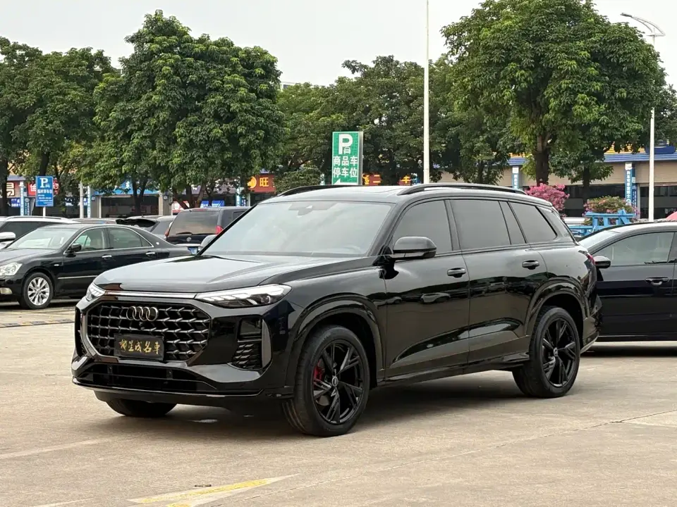 Audi Q6 45 TFSI quattro Black Warrior Edition 6-seater 2024