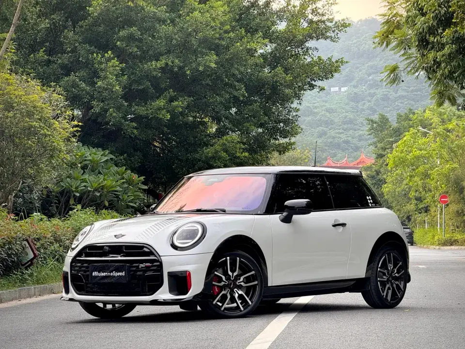 Mini JCW JOHN COOPER WORKS 2025