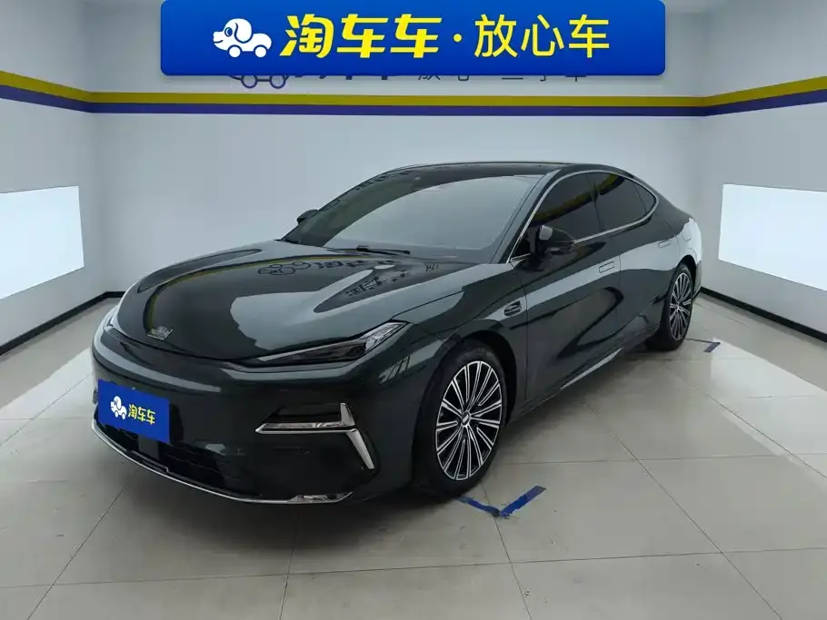 Geely Galaxy Galaxy Xingyao 8 130km EM-P Explorer Edition 2025