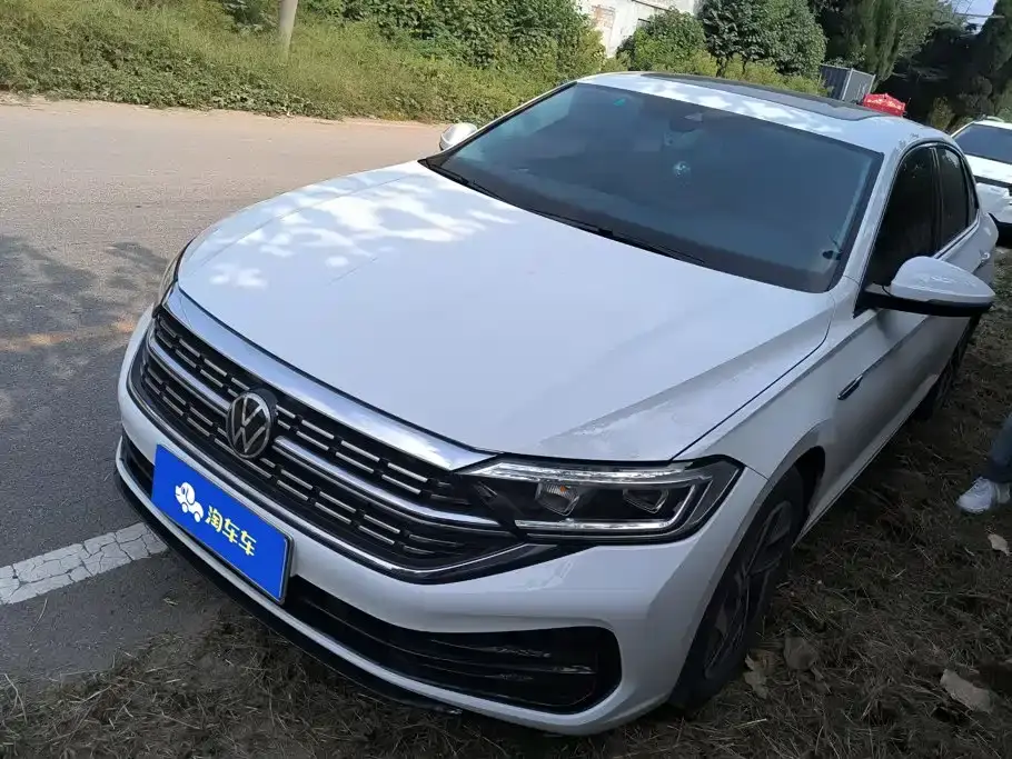 Volkswagen Sagitar 300TSI DSG Surpass Edition 2024