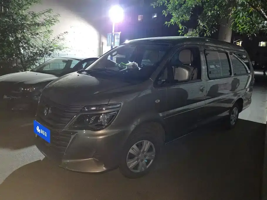 Dongfeng Fengxing Lingzhi M5L 1.5T Manual Basic 7-seater 2023