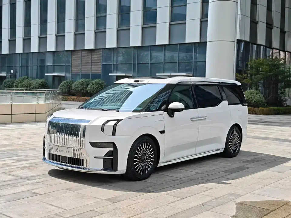 Zeekr 009 6-seat Executive AWD 108kWh 2025