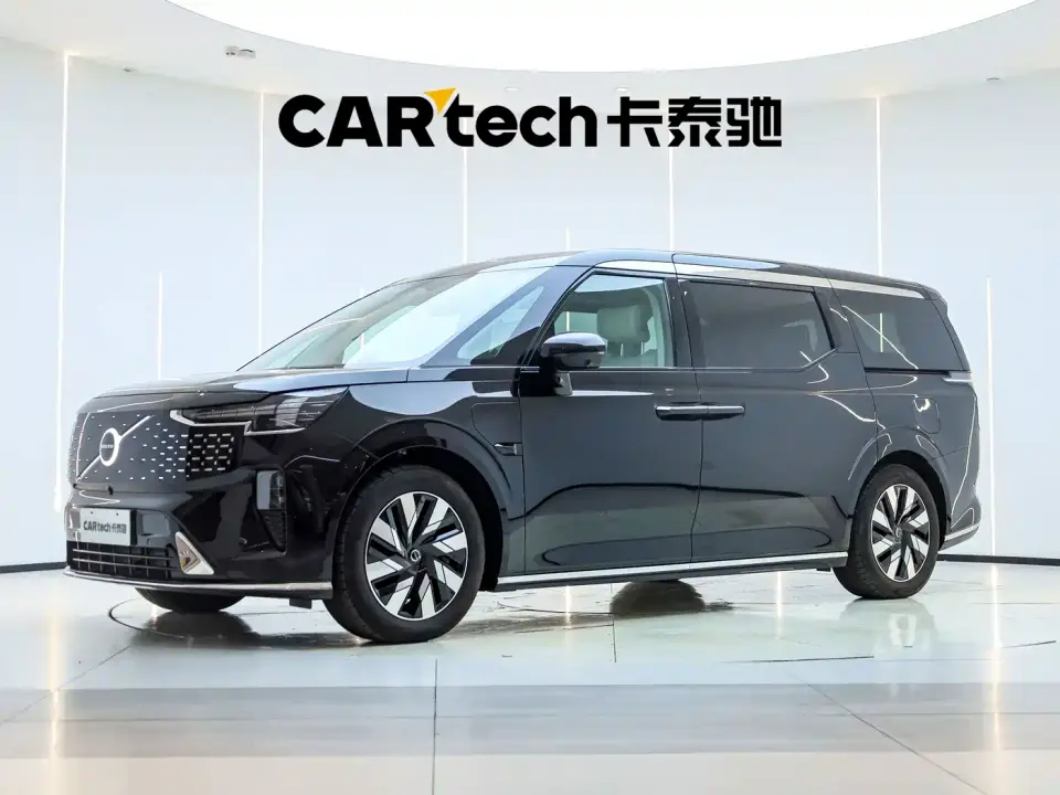 Volvo EM90 Ultra Six-Seater 2024