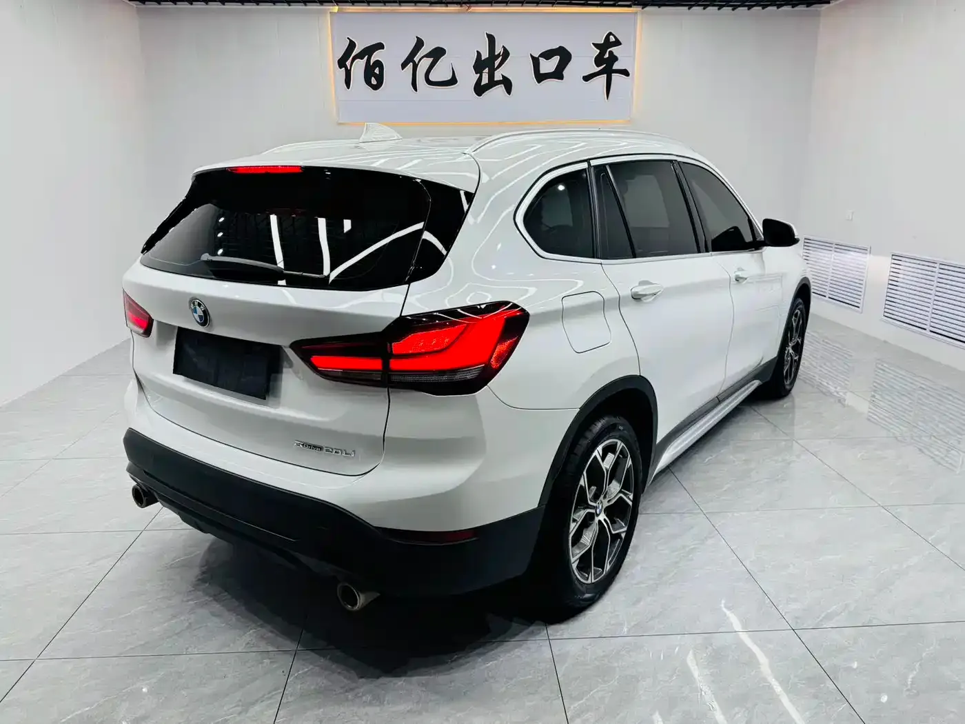 BMW X1 sDrive20Li Fashion 2022 — фото 4