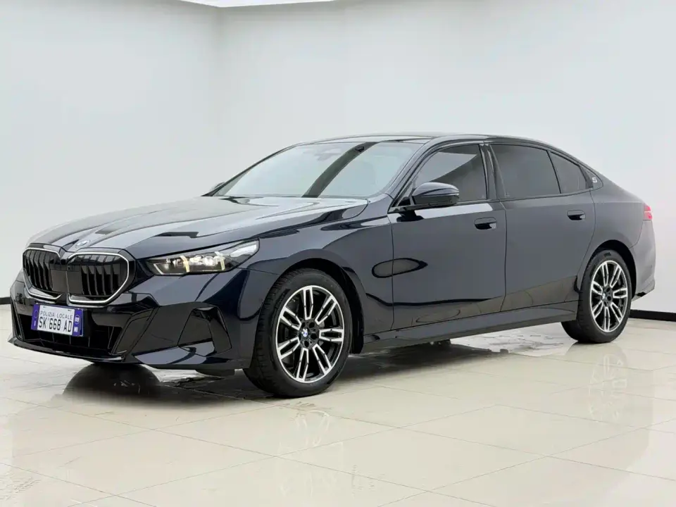 BMW 5 Series 530Li Leading M Sport Package 2025