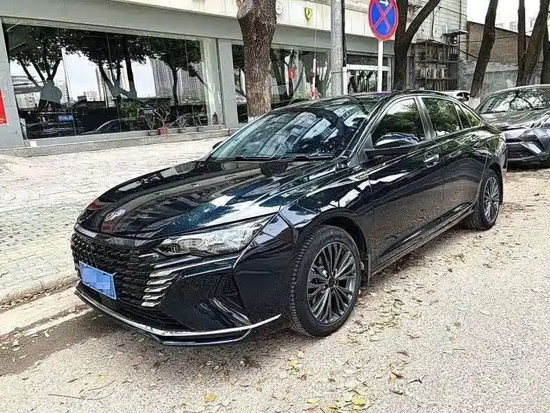 Dongfeng Aeolus Yixuan MAX 1.5T Trendy Dad Edition 2021