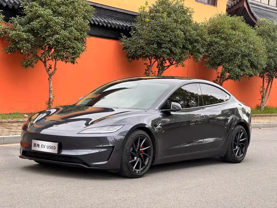 Tesla Model 3 High-Performance All-Wheel Drive Edition 2024