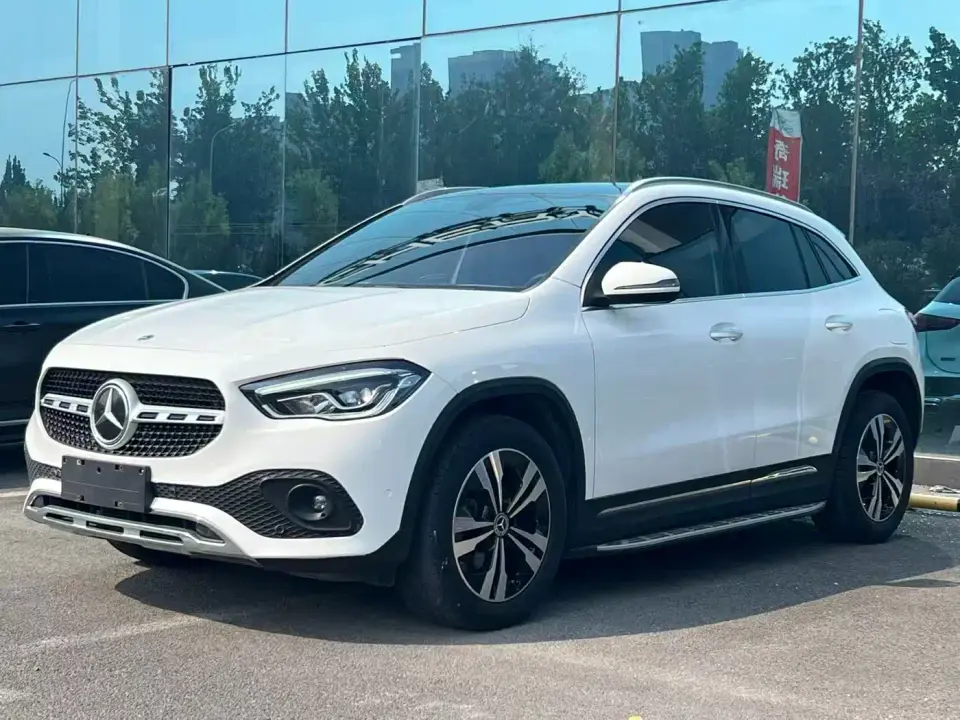 Mercedes-Benz GLA-Class Model GLA 200 2021