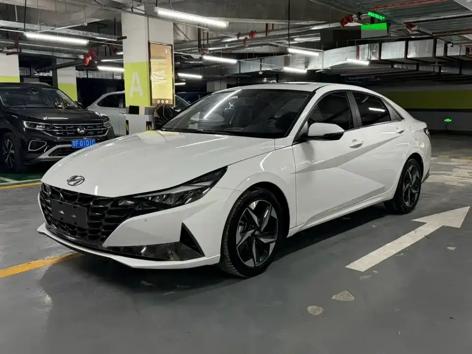 Hyundai Elantra 1.5L CVT LUX Premium Edition 2023