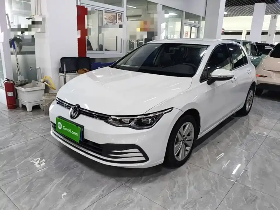Volkswagen Golf Model 200TSI DSG 2023