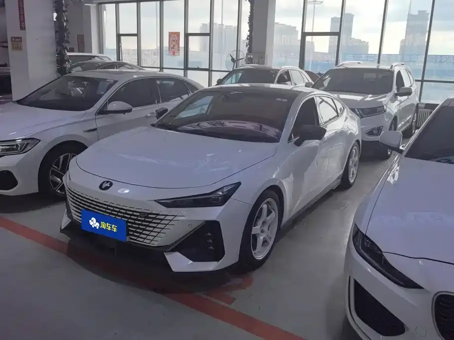 Changan UNI-V 1.5T Premium Model 2023