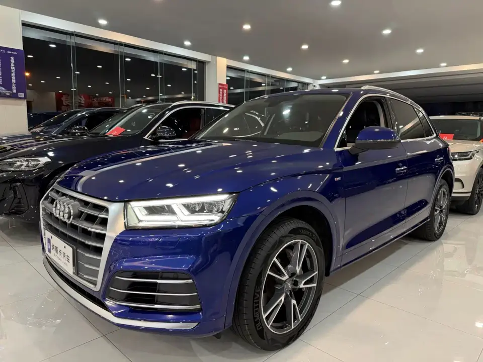 Audi Q5L Facelift 40 TFSI Honor Fashion 2021