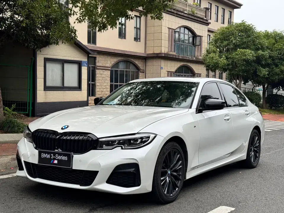 BMW 3 Series 330i M Sport Blackout Package 2020