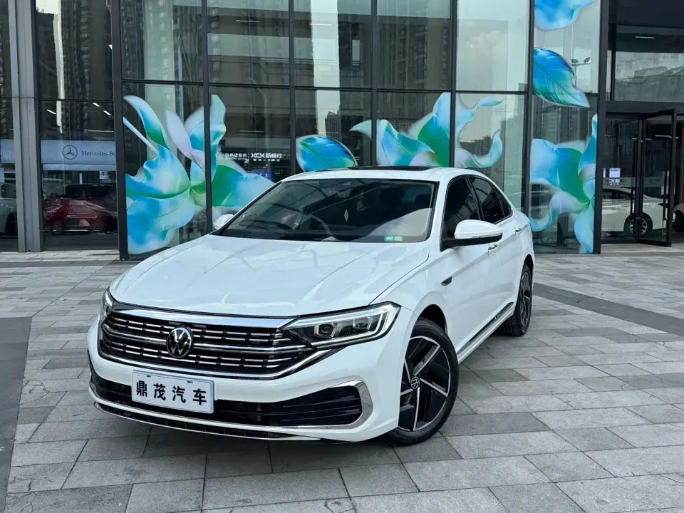 Volkswagen Sagitar 300TSI DSG Surpassing Edition 2024