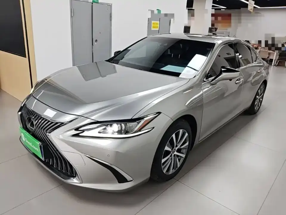 Lexus ES 200 Excellence 2021