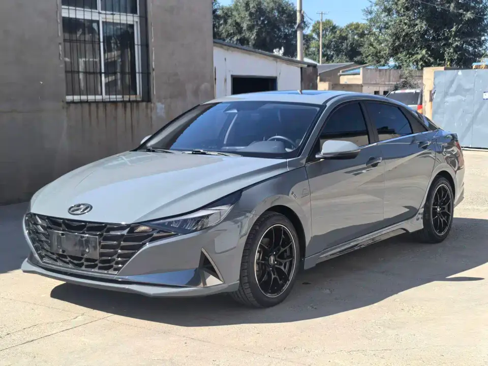 Hyundai Elantra 1.5L CVT LUX Premium Edition 2023