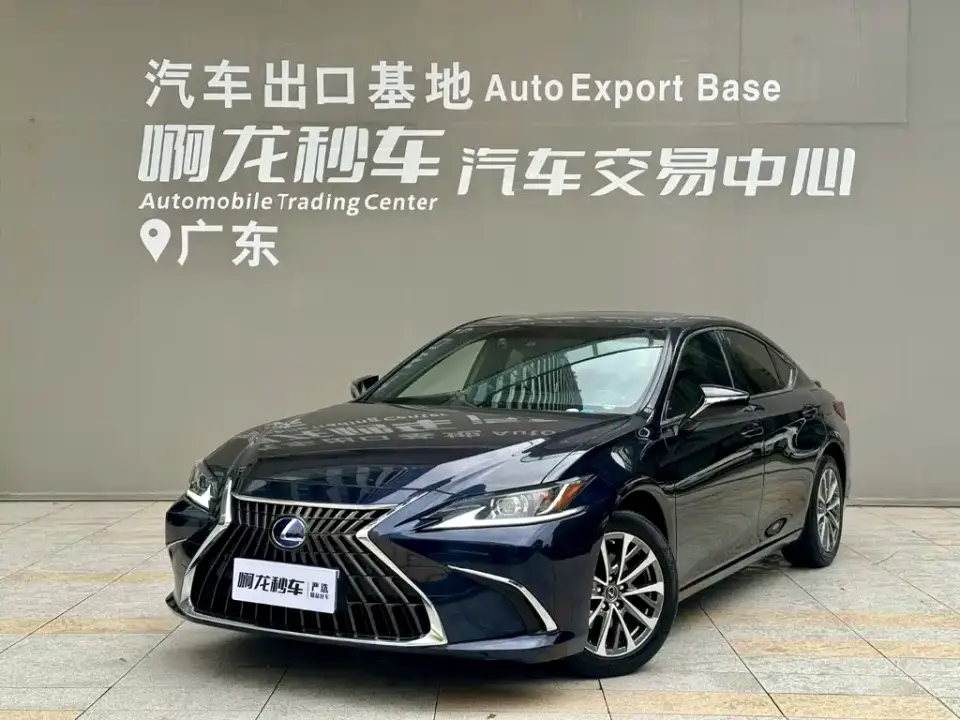 Lexus ES 300h Excellence Edition 2022