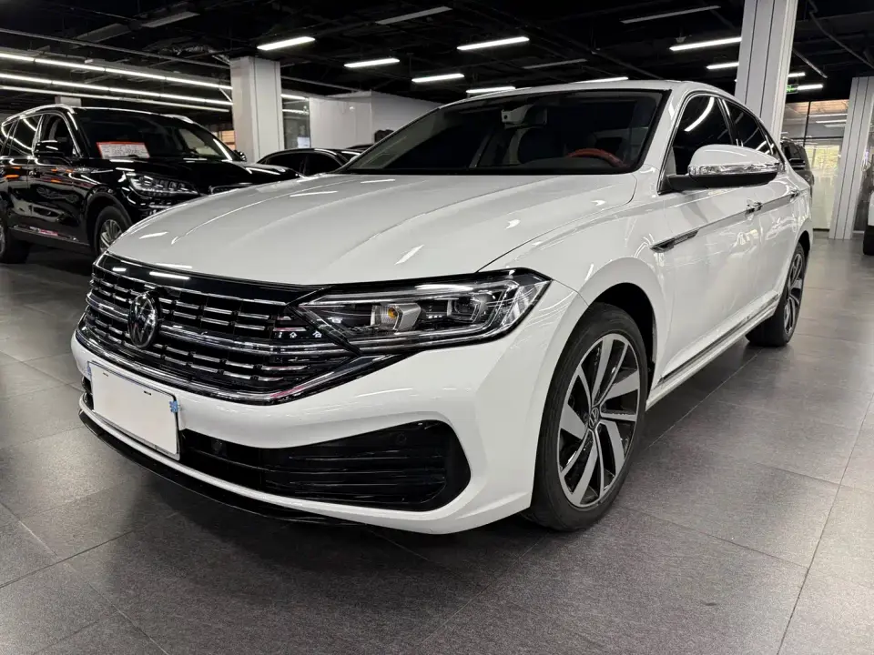 Volkswagen Sagitar 300TSI DSG Surpassing Edition 2024