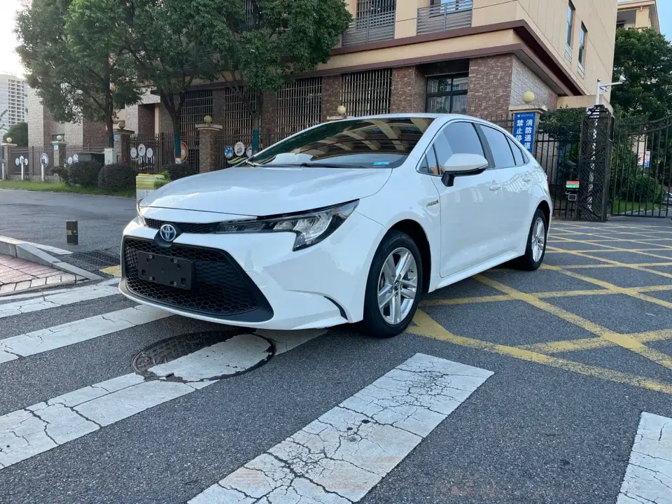 Toyota Levin Dual Engine 1.8H E-CVT Leading Edition 2023
