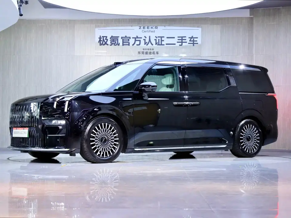 Zeekr 009 6-seat Executive AWD 108kWh 2025
