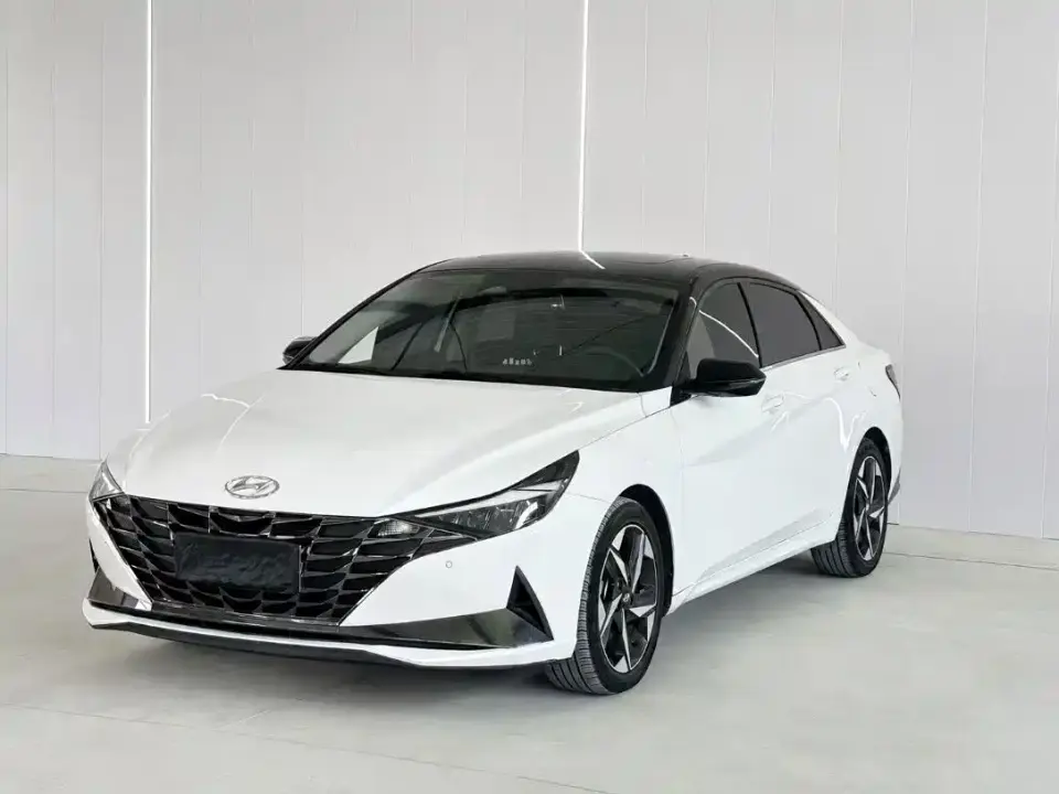 Hyundai Elantra 1.5L CVT LUX Premium Edition 2022