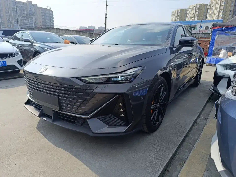 Changan UNI-V 1.5T Premium Model 2022