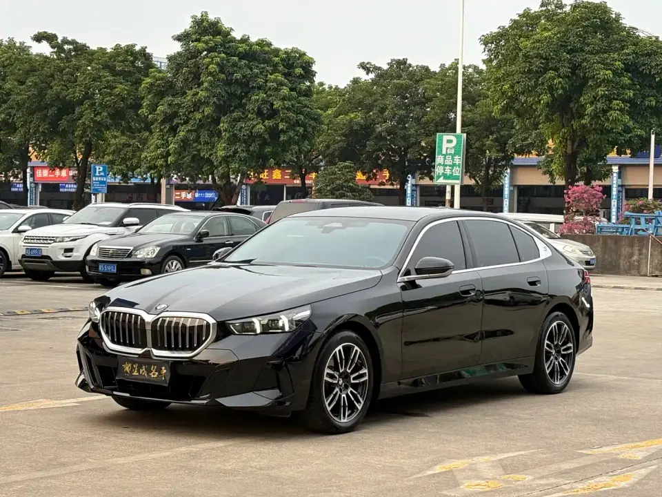 BMW 5 Series 525Li M Sport Package 2026