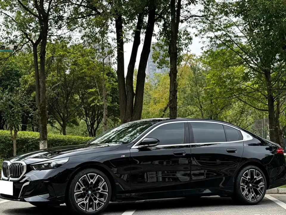 BMW 5 Series 530Li Premium M Sport Package 2025
