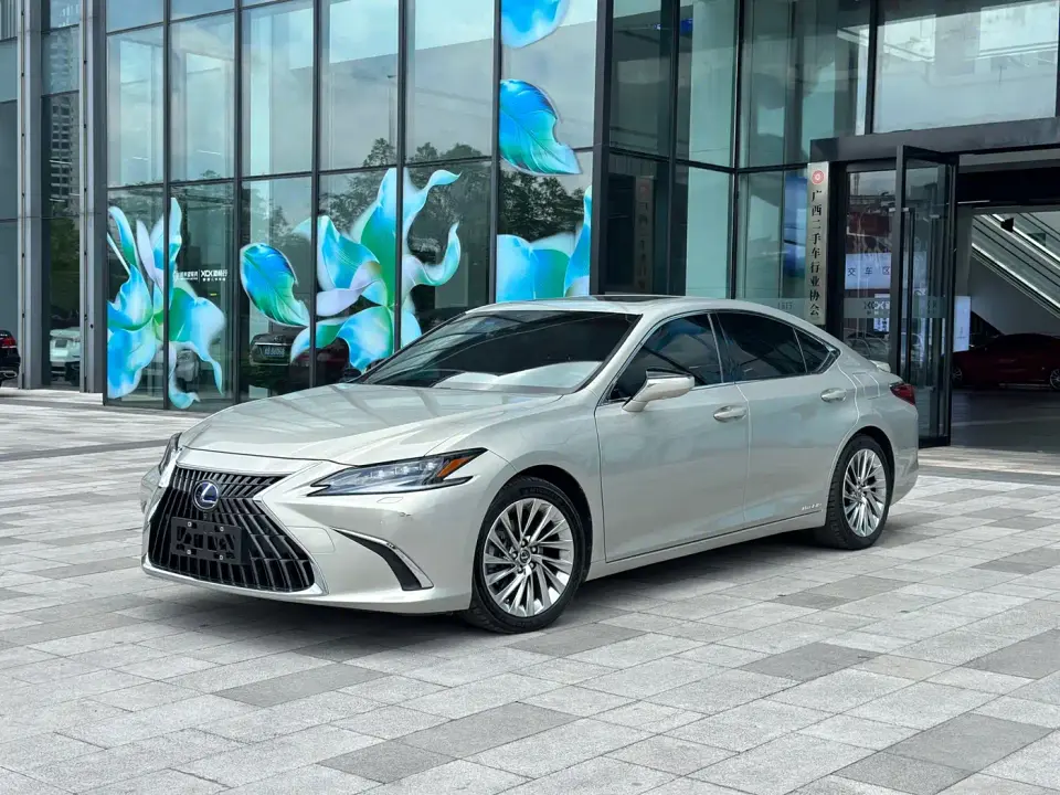Lexus ES 300h Executive Edition 2021