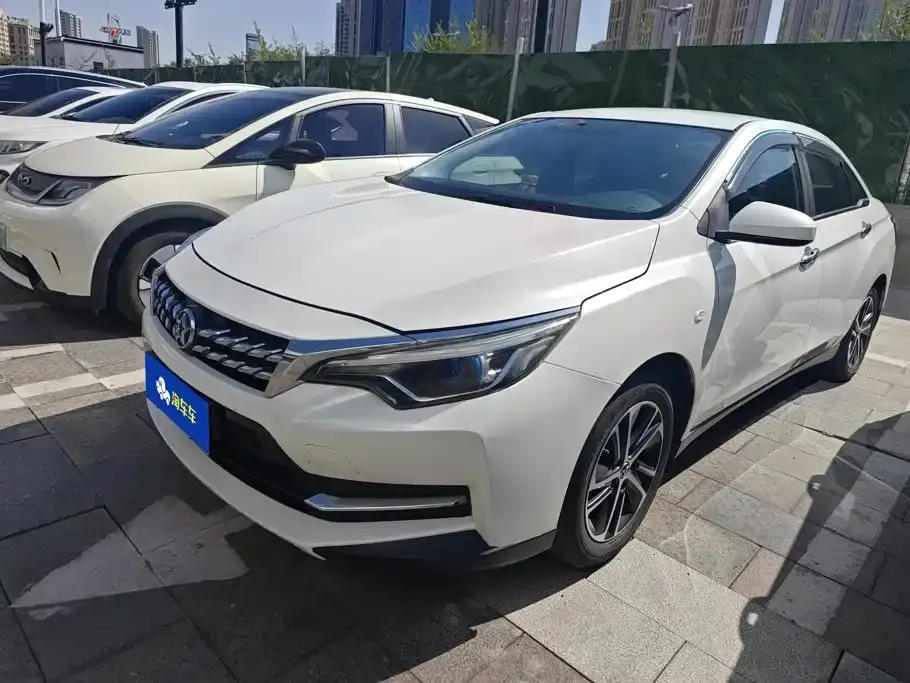 Venucia D60 1.6L XE Manual Comfort Edition 2019