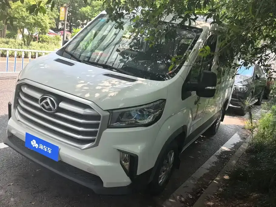 SAIC Maxus Xintu V90 2.0T Manual YunJie Edition FWD Single Rear Tire Short Wheelbase Medium Roof 6-seater 2020