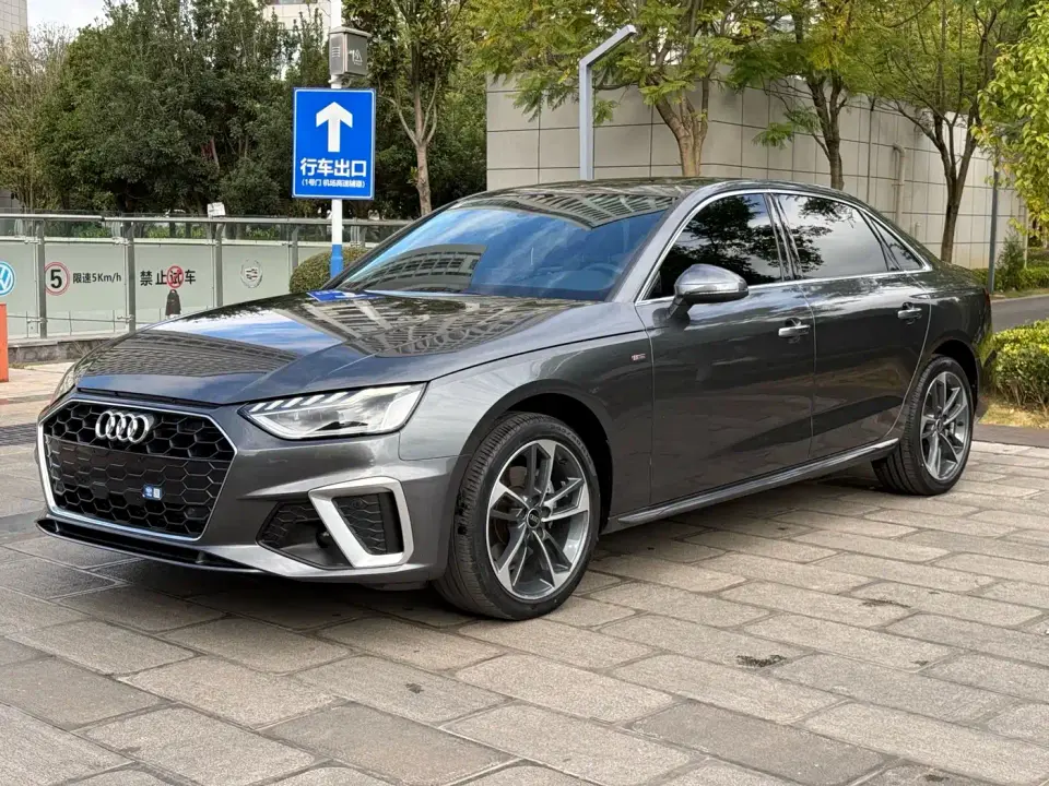 Audi A4L 40 TFSI Fashion Dynamic 2022